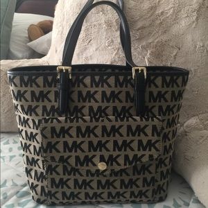 Michael Kors tote